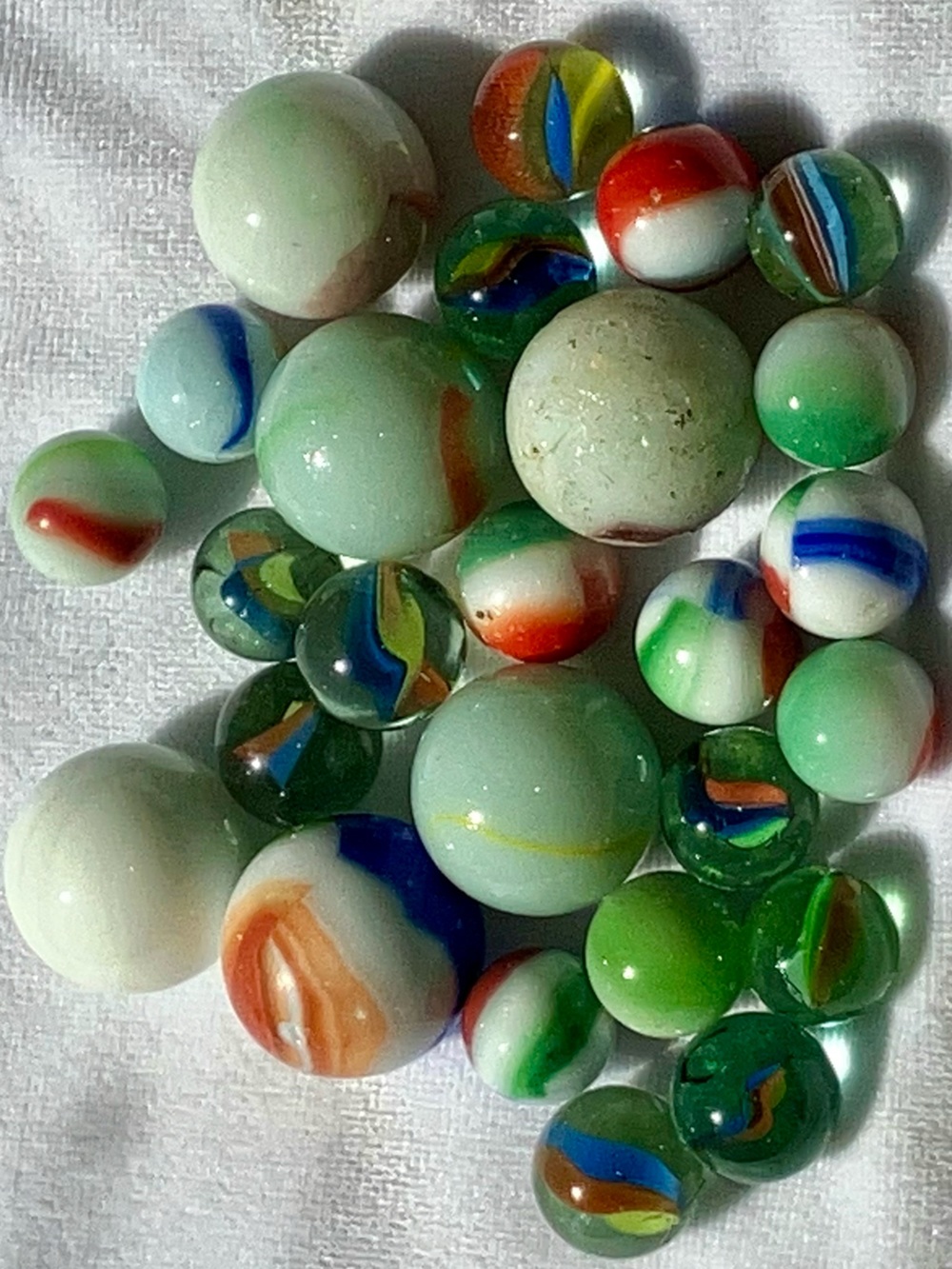Vintage 26 pcs collection multi color blue red green yellow glass marbles